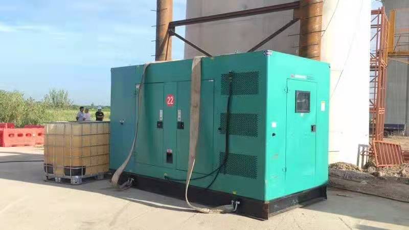 宜春市某工地400KW靜音發(fā)電機(jī)組交貨